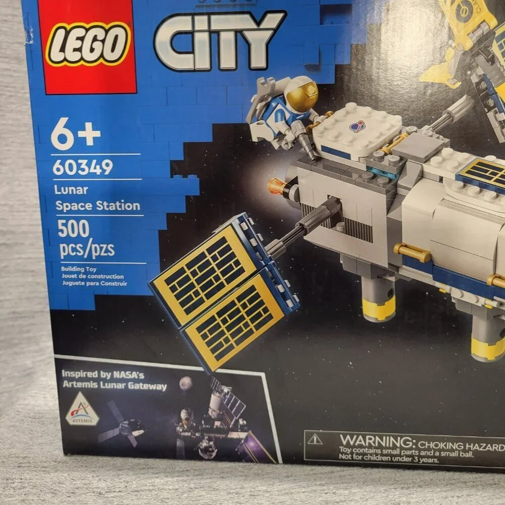 LEGO City Lunar Space Station 60349